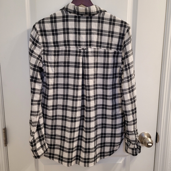 American Eagle Amazingly Soft Button Up Plaid Black and White Shirt Small - Picture 5 of 11